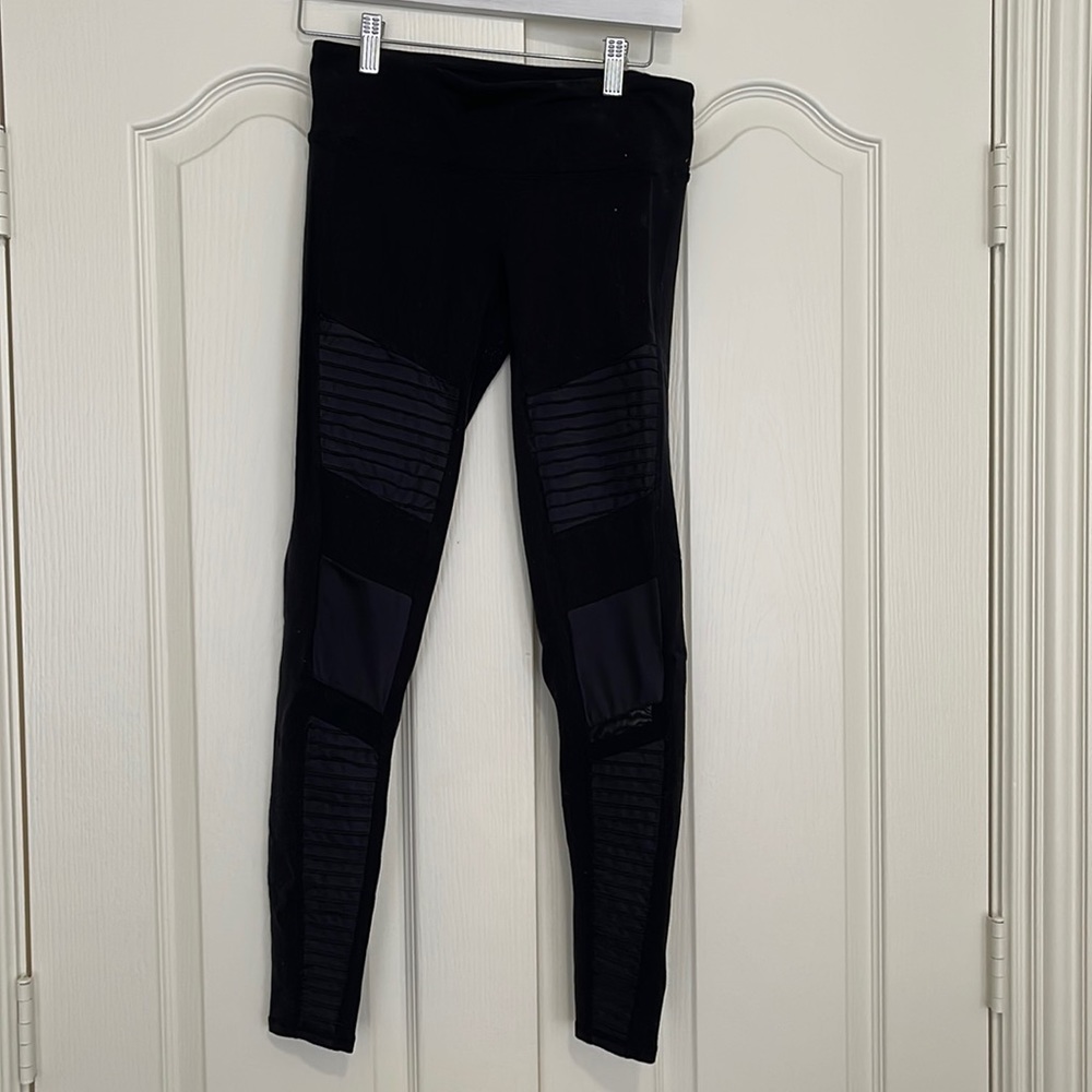 Black alo moto leggings size small
